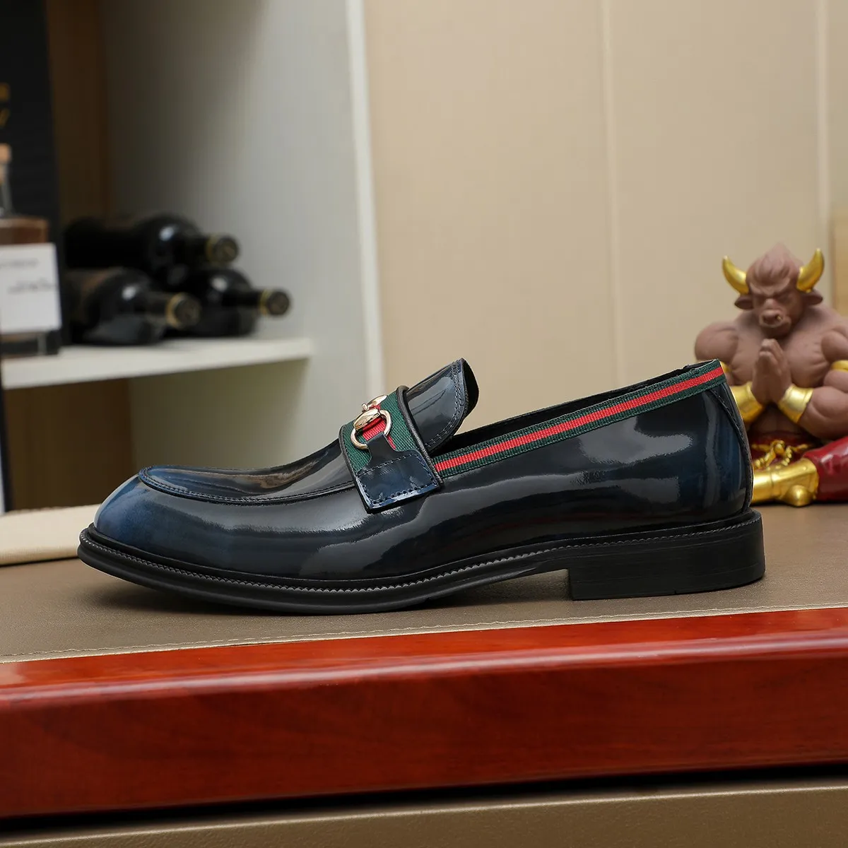 Men's shoes 💰460 💰💰Gucci official website men's business formal leather shoes update💥Hong Kong counters synchronize new styles💥completely one to one replica shipment👍zero difference in counter quality 0⃣️all made of imported first-layer cowhide on the outside with original hardware buckles➕water-dyed🐂leather lining production, color, code matching 39-44 (customized at 38.45.46)……